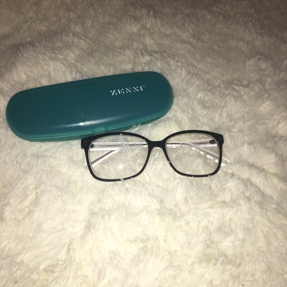 Glasses ( no prescription)